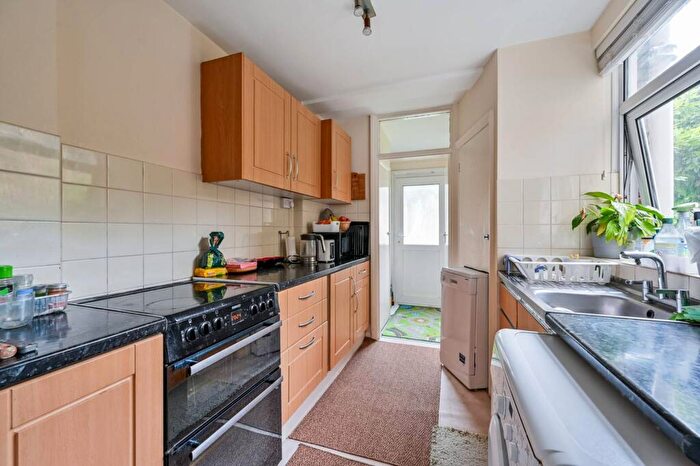 3 Bedroom House To Rent In Blackheath Vale, Blackheath, London, SE3