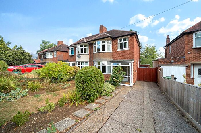 3 Bedroom Semi-Detached House For Sale In Southern-by-Pass, Oxford, Oxfordshire, OX2