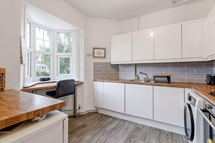 2 Bedroom Flat For Sale In Grove Road, Cheam, Sutton, SM1