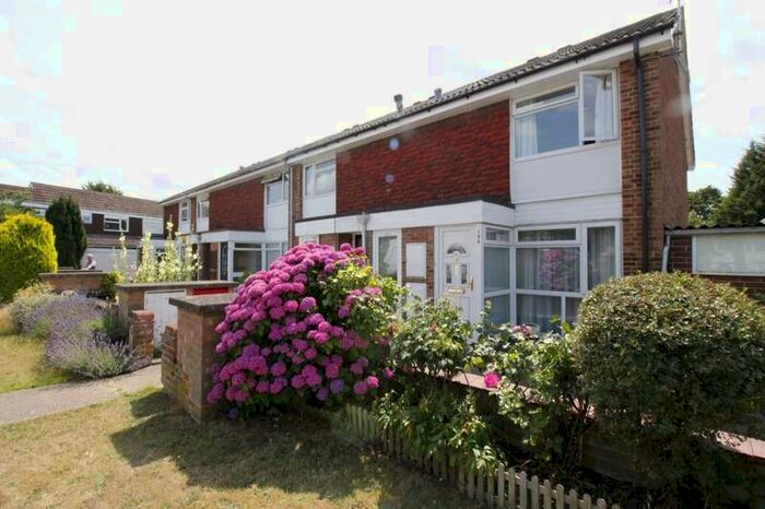 2 Bedroom Flat To Rent In A 135 Rectory Grove, Hampton, TW12
