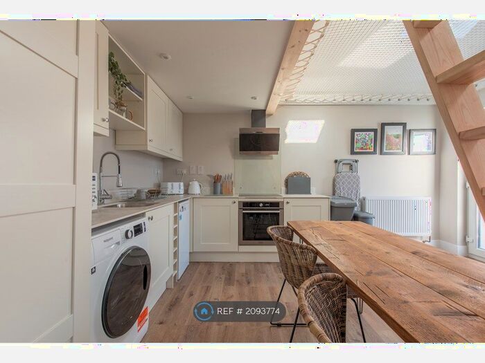 Studio To Rent In Southmead Road, Westbury-On-Trym, Bristol, BS10