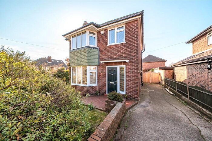 3 Bedroom Detached House For Sale In Lawefield Avenue, Rothwell, Leeds, LS26