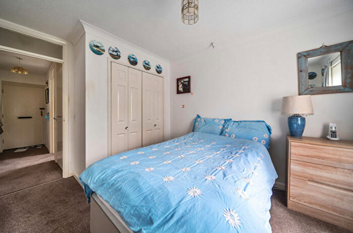 1 Bedroom Apartment For Sale In Allingham Court, Summers Road, Godalming, Surrey, GU7