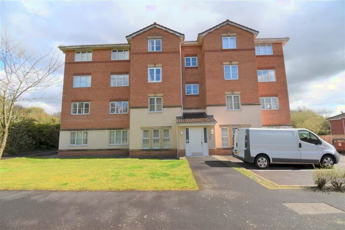 2 Bedroom House To Rent In Porterfield Drive, Tyldesley, Manchester, M29