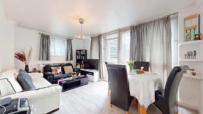 3 Bedroom Flat To Rent In Braithwaite Tower, Hall Place, London, W2