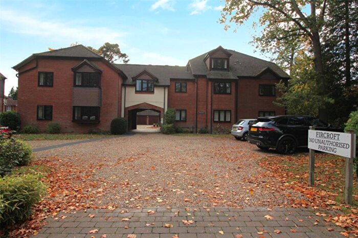 2 Bedroom Flat For Sale In Branksomewood Road, Fleet, Hampshire, GU51