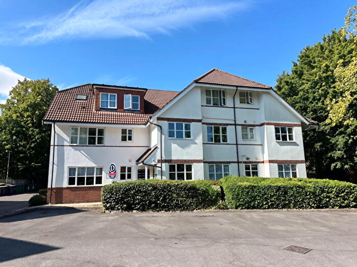 1 Bedroom Apartment To Rent In Two Rivers Way, Newbury, RG14
