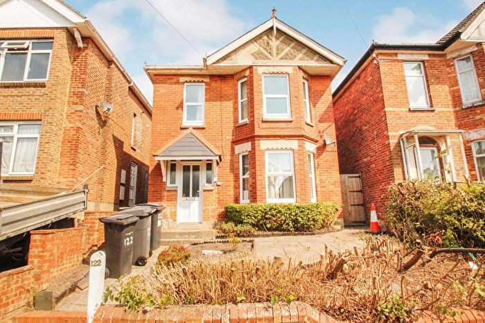 5 Bedroom Property To Rent In Hankinson Road, Bournemouth, BH9