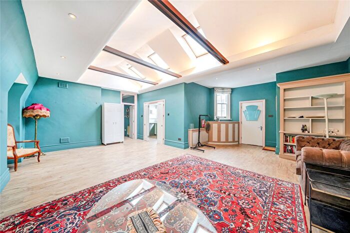 2 Bedroom Flat For Sale In The Pryors, East Heath Road, Hampstead, London, NW3