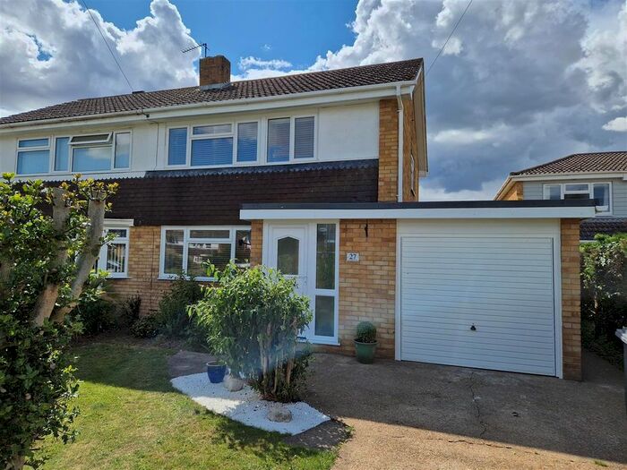3 Bedroom Semi-Detached House To Rent In Fairfields Crescent, St. Ives, Huntingdon, PE27