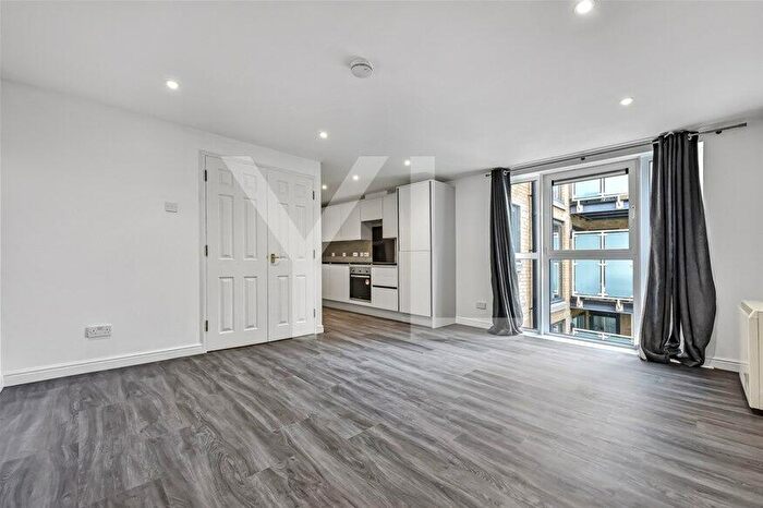 2 Bedroom Flat To Rent In Stretton Mansions, Glaisher Street, Deptford, SE8