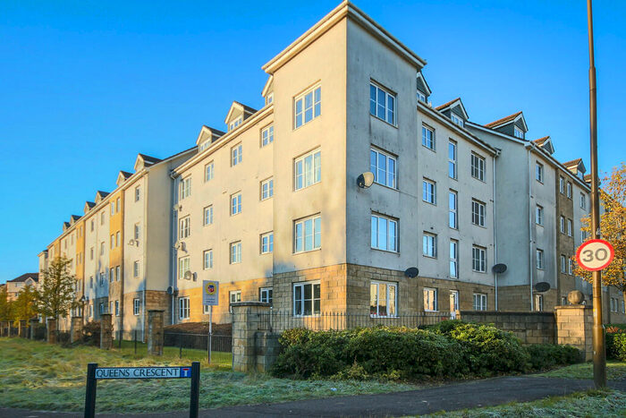 2 Bedroom Apartment To Rent In Queens Crescent, Eliburn, Livingston, EH54