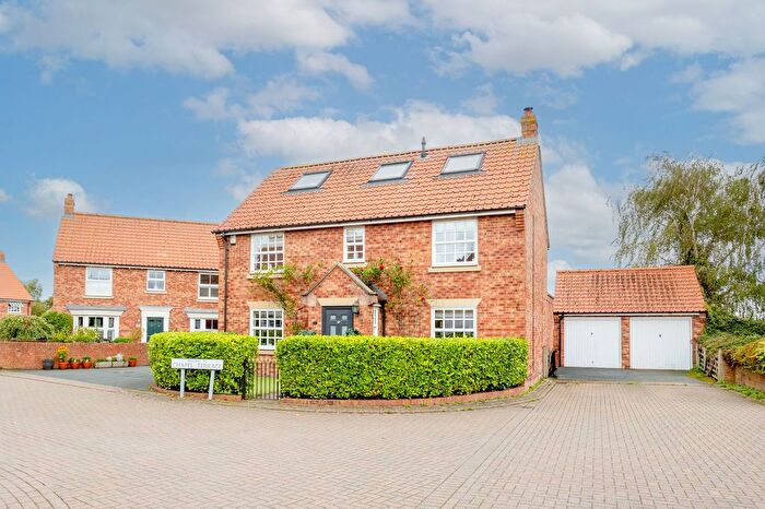 5 Bedroom Detached House For Sale In Hall Close, Wheldrake, York, YO19