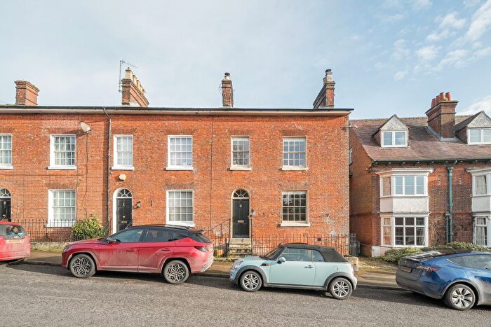 4 Bedroom Detached House For Sale In Kingsbury Street, Marlborough, SN8
