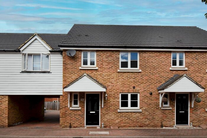 3 Bedroom Semi-Detached House To Rent In Weymouth Road, Wainscott, Rochester, ME3