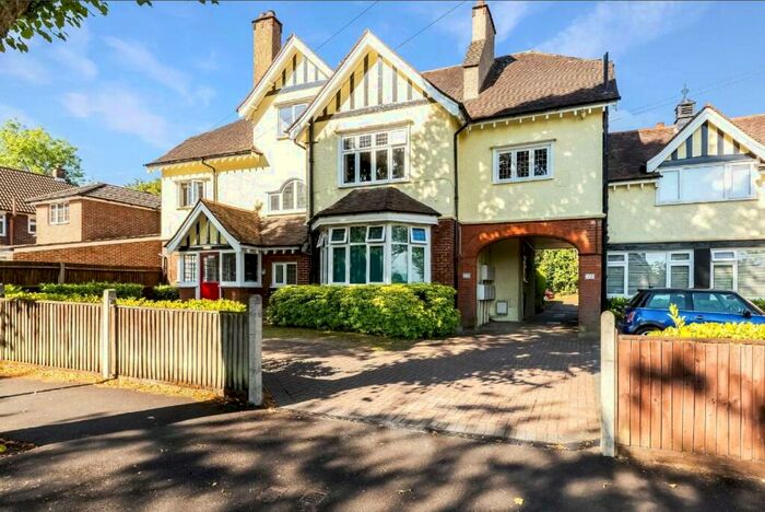 Apartment To Rent In Mayfield Road, South Sutton, Surrey, SM2