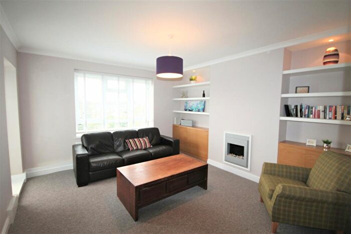 3 Bedroom Flat To Rent In Tylney Road, Bromley, BR1