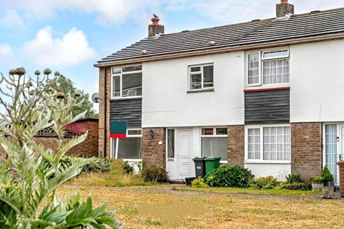 3 Bedroom End Of Terrace House To Rent In Chetwode Road, Tadworth, KT20