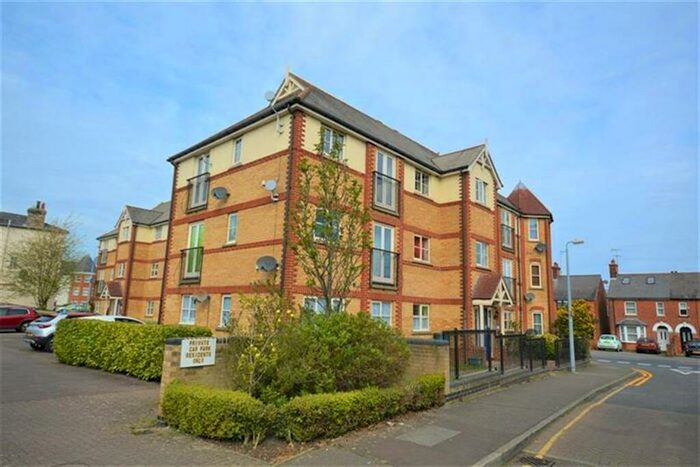 2 Bedroom Apartment To Rent In Keeble Way, Braintree, CM7