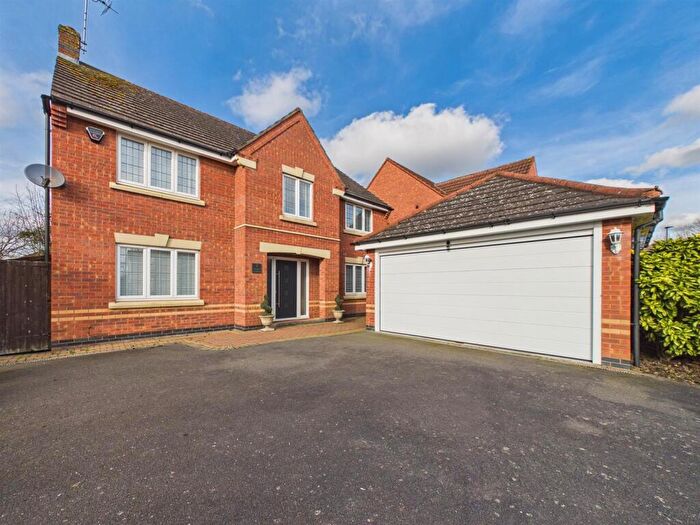 4 Bedroom Detached House For Sale In Rosyth Crescent, Chellaston, Derby, DE73