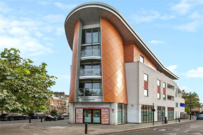 2 Bedroom Flat To Rent In Bellefields Road, London, SW9