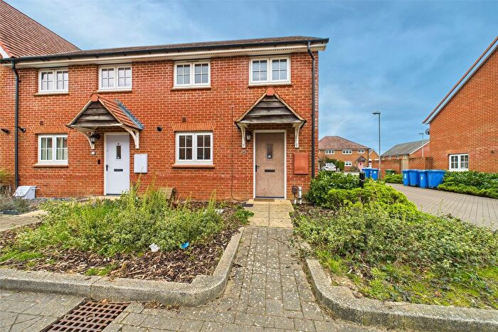 2 Bedroom End Of Terrace House To Rent In Gull Lane, Bracknell, Berkshire, RG12