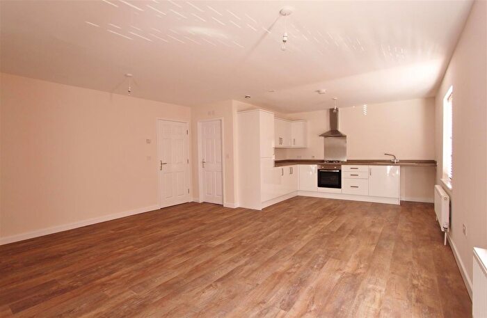 2 Bedroom Flat To Rent In Ladysmith Court, Selby, YO8
