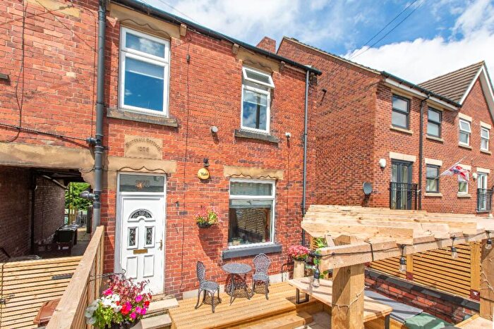 2 Bedroom Terraced House For Sale In Whitehall Road, Drighlington, BD11