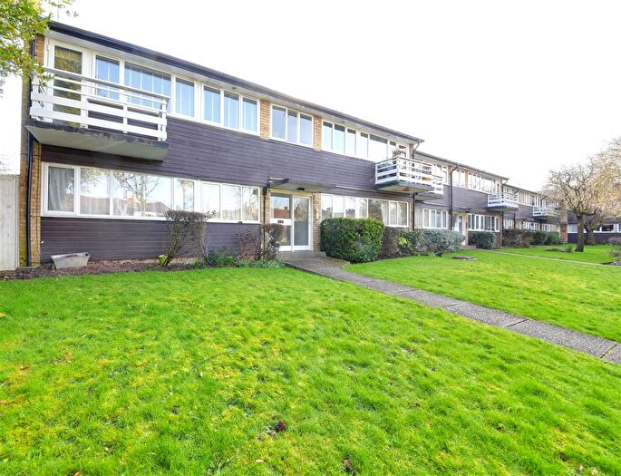 2 Bedroom Flat For Sale In Park Gate, East Finchley, N2
