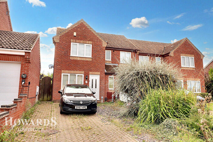 2 Bedroom End Of Terrace House For Sale In Colsterdale, Carlton Colville, NR33