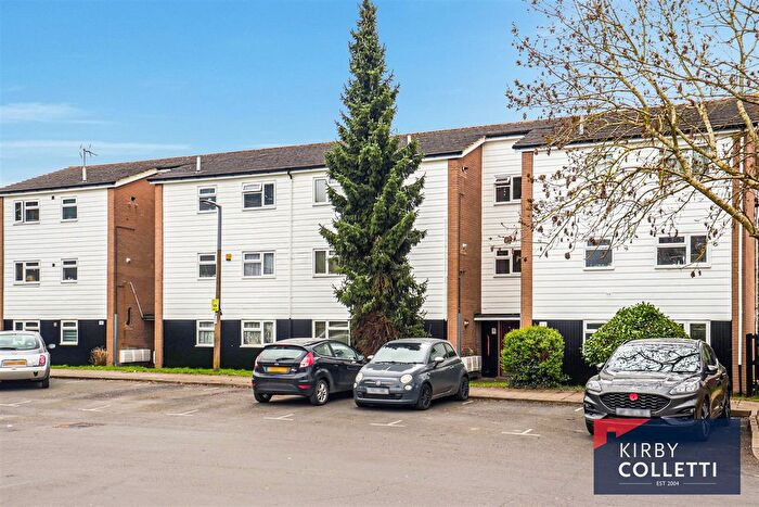 1 Bedroom Flat For Sale In Ogard Road, Hoddesdon, EN11
