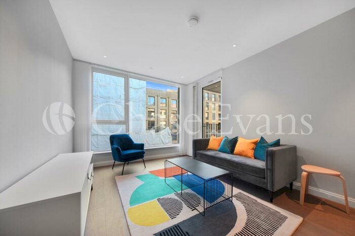 2 Bedroom Apartment To Rent In Phoenix Court, Oval Village, Kennington, SE11