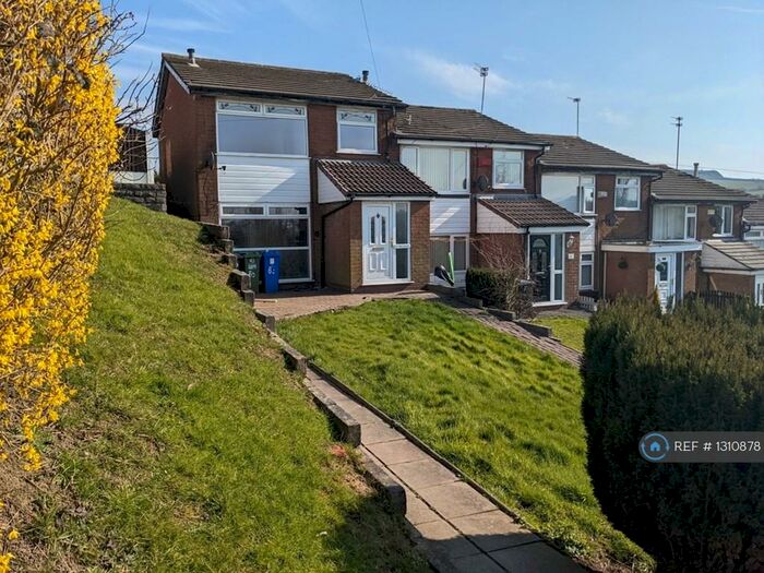 3 Bedroom Terraced House To Rent In Barnfield Road, Hyde, SK14