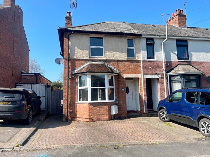 3 Bedroom End Of Terrace House For Sale In Beauchamp Road, Warwick, CV34