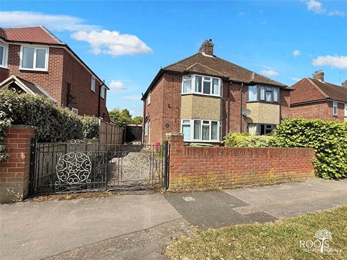 3 Bedroom Semi-Detached House For Sale In Valley Road, Newbury, Berkshire, RG14