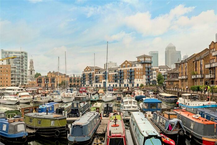 2 Bedroom Apartment To Rent In Victory Place, E14