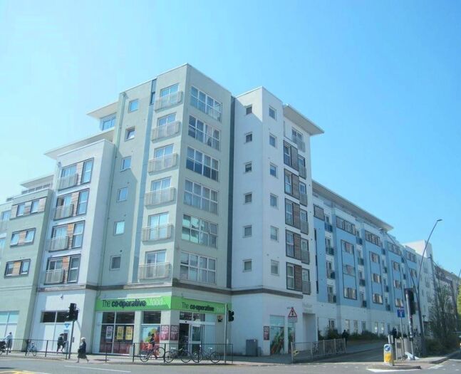 2 Bedroom Flat To Rent In Station Approach, Epsom, KT19