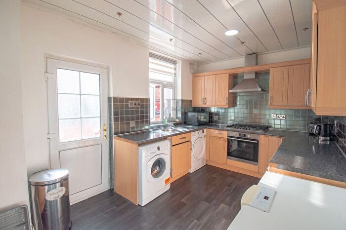 3 Bedroom End Of Terrace House For Sale In Dronfield Street, Evington, LE5