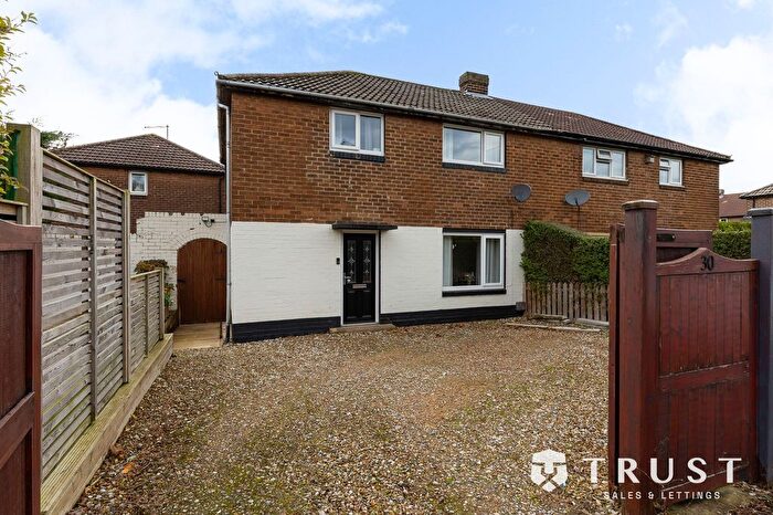 3 Bedroom Semi Detached House For Sale In Nibshaw Road, Gomersal, BD19