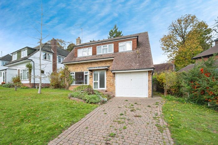 3 Bedroom Detached House For Sale In Foyle Park, Basingstoke, RG21