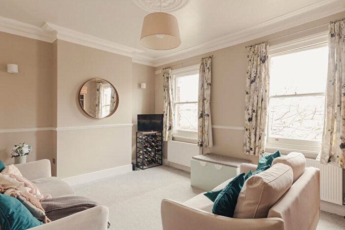 1 Bedroom Flat For Sale In Peckham Hill Street, Peckham, SE15