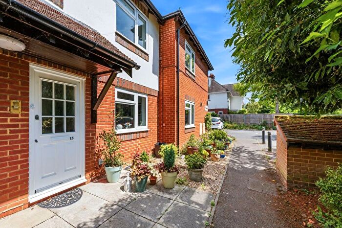 1 Bedroom Maisonette For Sale In Mayfield Road, Weybridge, KT13