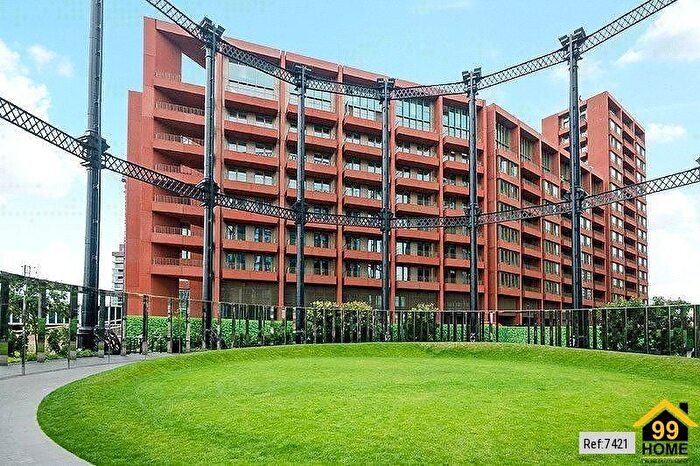 3 Bedroom Town House For Sale In Tapestry Apartments, London, N1C