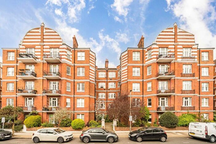 2 Bedroom Flat For Sale In Lurline Gardens, London, SW11