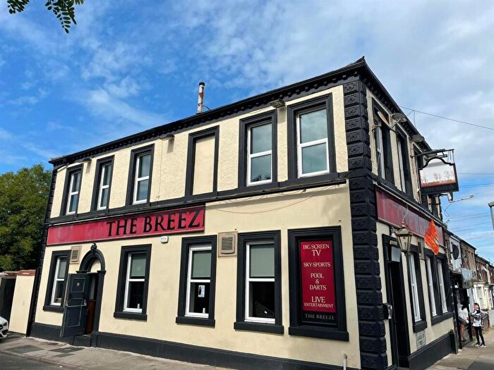3 Bedroom Apartment To Rent In Large Bed - Lancaster Street, Walton, L9