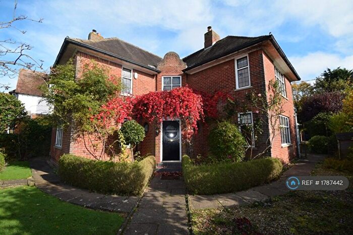 4 Bedroom Detached House To Rent In Harcourt Street, Raunds, Wellingborough, NN9