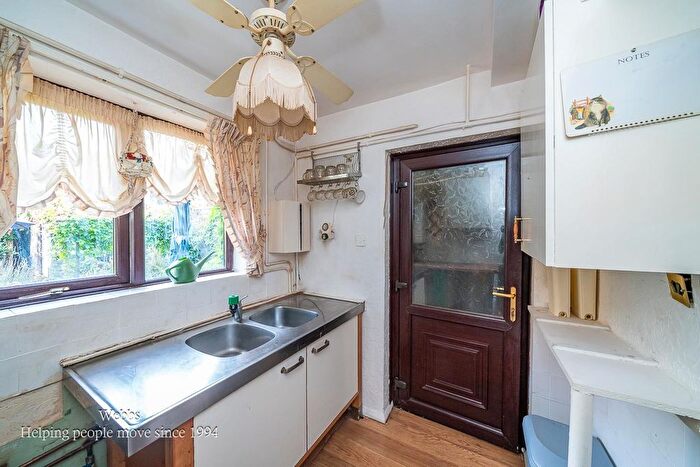 3 Bedroom Semi-Detached House For Sale In Acorn Road, Wolverhampton, WV11