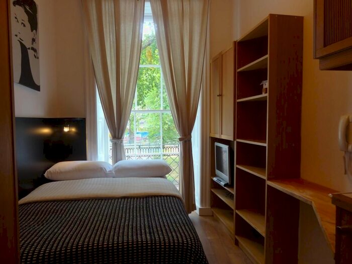 Studio To Rent In Cartwright Gardens, Bloomsbury, London, WC1H
