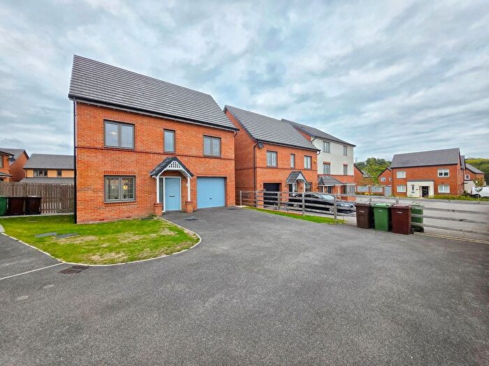 5 Bedroom Detached House For Sale In Heath View, Wakefield, West Yorkshire, WF1