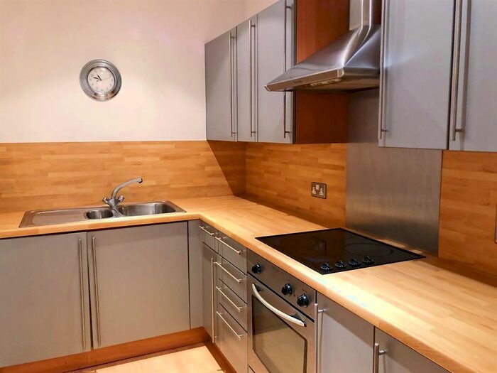 Studio To Rent In Britannia House, York Place, Leeds, LS1